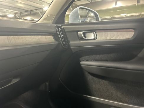 Certified 2025 Volvo XC40 B5 Core image 20