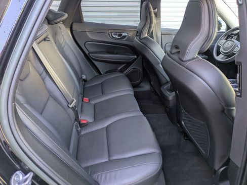 Certified 2023 Volvo XC60 B5 Plus image 31