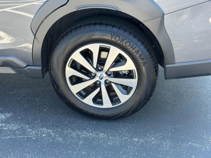 Used 2023 Subaru Outback Premium AWD/4WD image 7