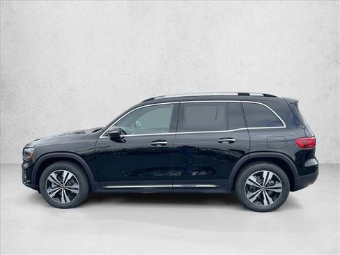 Used 2026 Mercedes-Benz GLB 250 4MATIC image 5