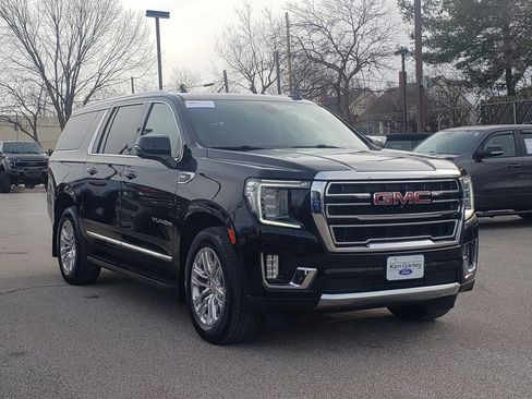 Used 2021 GMC Yukon XL SLT image 3