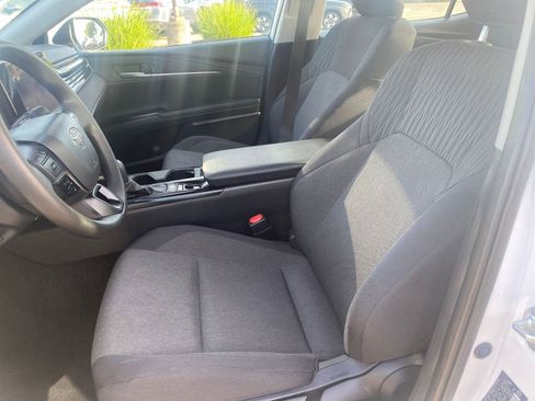 Used 2025 Toyota Camry LE image 27