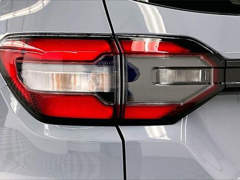 Used 2025 Honda Pilot Black Edition image 35