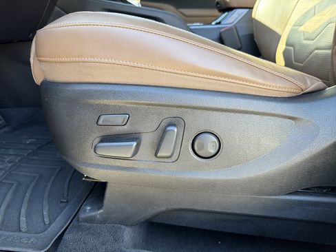 Used 2022 Kia Telluride SX w/ SX Prestige Package image 9