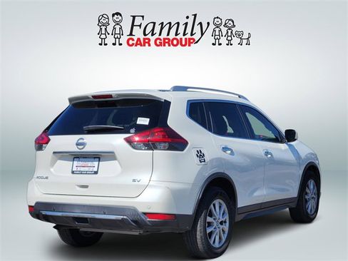 Used 2020 Nissan Rogue SV image 4