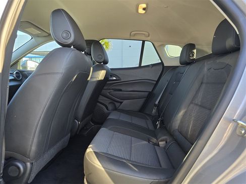 Certified 2025 Chevrolet Trax LT image 14