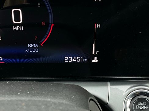 Used 2025 Chevrolet Trax LT image 37