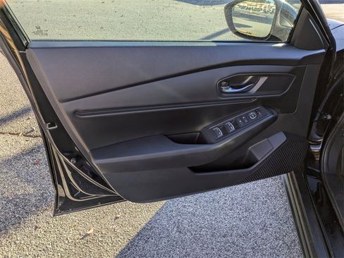 Used 2023 Honda Accord EX image 11