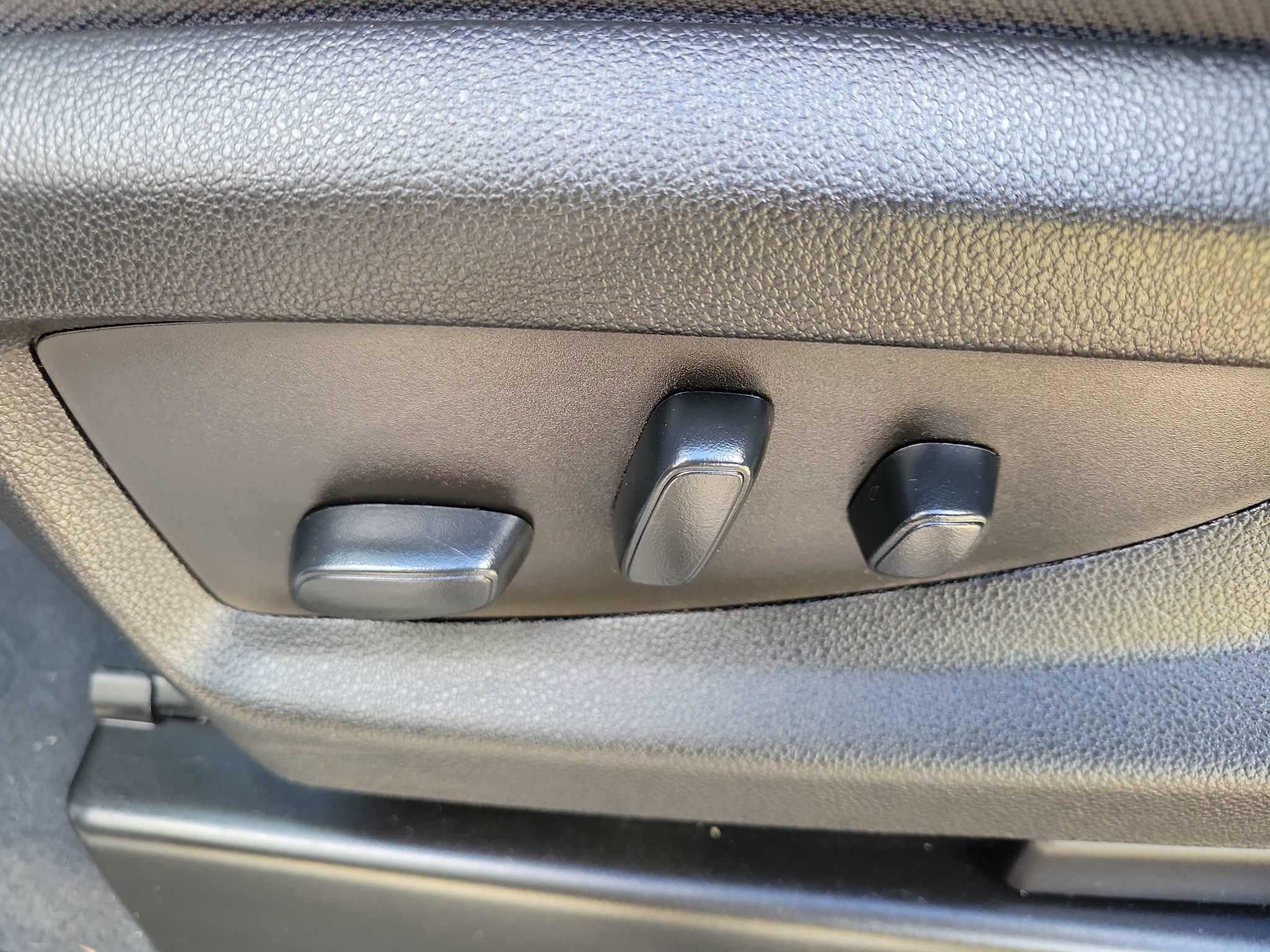 Used 2019 Chevrolet Silverado 1500 LT w/ All Star Edition AWD/4WD image 7