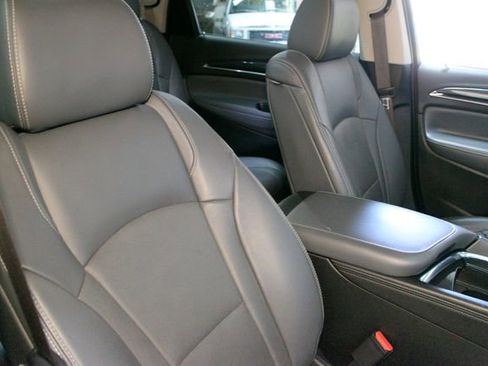 Used 2021 Buick Enclave Essence w/ Sun And Navigation Package AWD/4WD image 11
