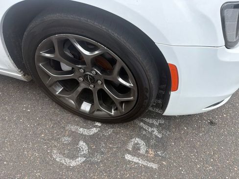 Used 2015 Chrysler 300 S RWD image 7