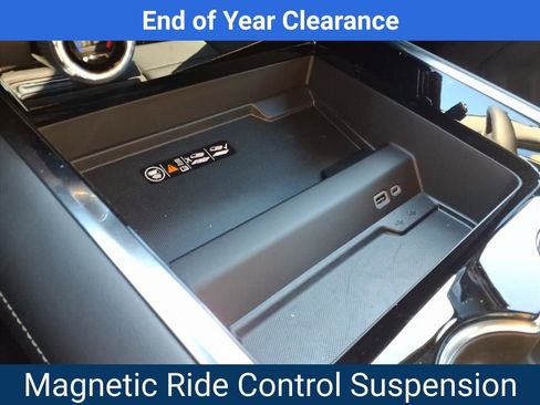 New 2025 Chevrolet Suburban Premier image 15