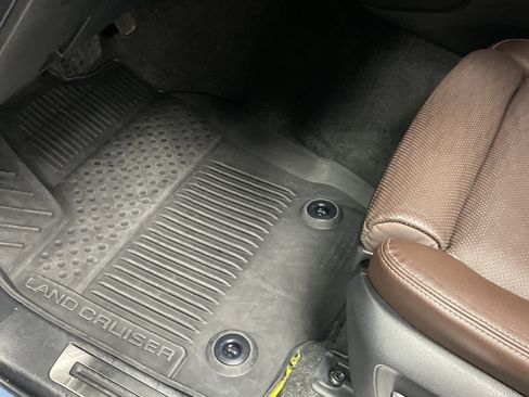 Used 2026 Toyota Land Cruiser image 31