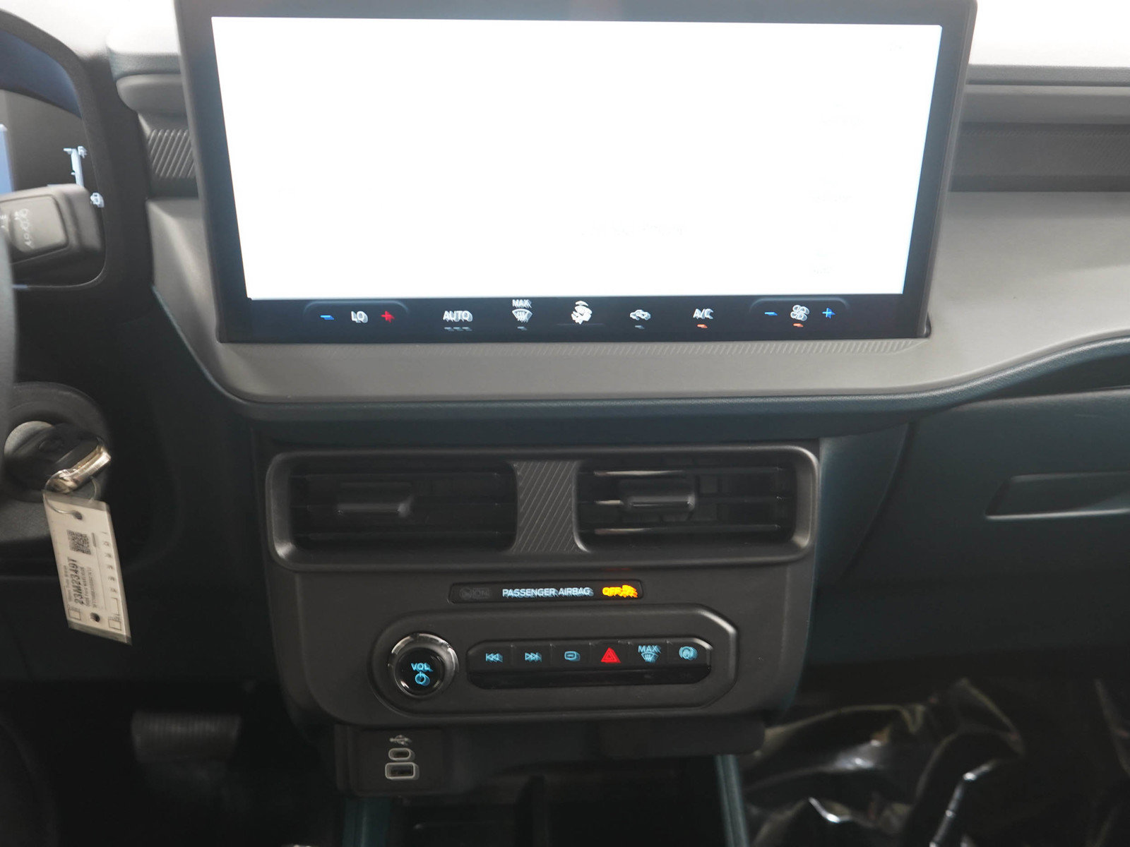 Used 2025 Ford Maverick XL w/ Equipment Group 101A AWD/4WD image 24