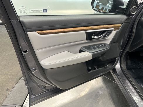Used 2017 Honda CR-V Touring image 9