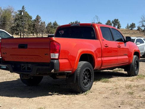 Used 2017 Toyota Tacoma SR5 w/ Tow Package AWD/4WD image 4
