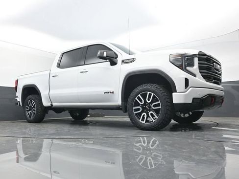 Used 2025 GMC Sierra 1500 AT4 w/ AT4 Premium Package AWD/4WD image 47