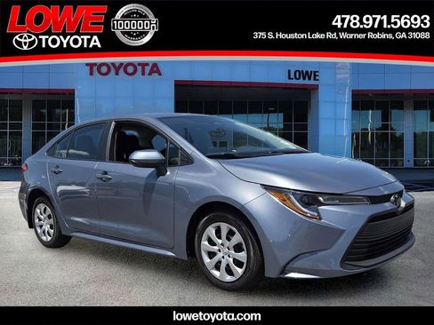 Used 2025 Toyota Corolla LE FWD image 1