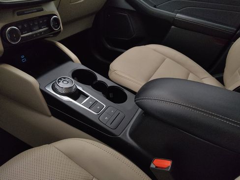 Used 2022 Ford Escape SEL w/ Technology Package image 26