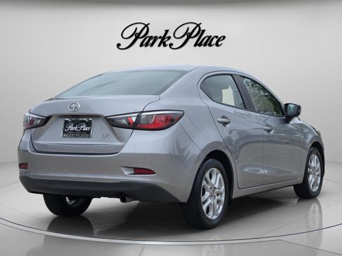 Used 2016 Scion iA FWD image 5