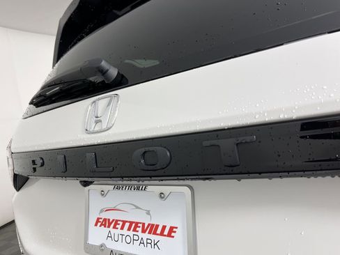 Certified 2023 Honda Pilot Elite image 13