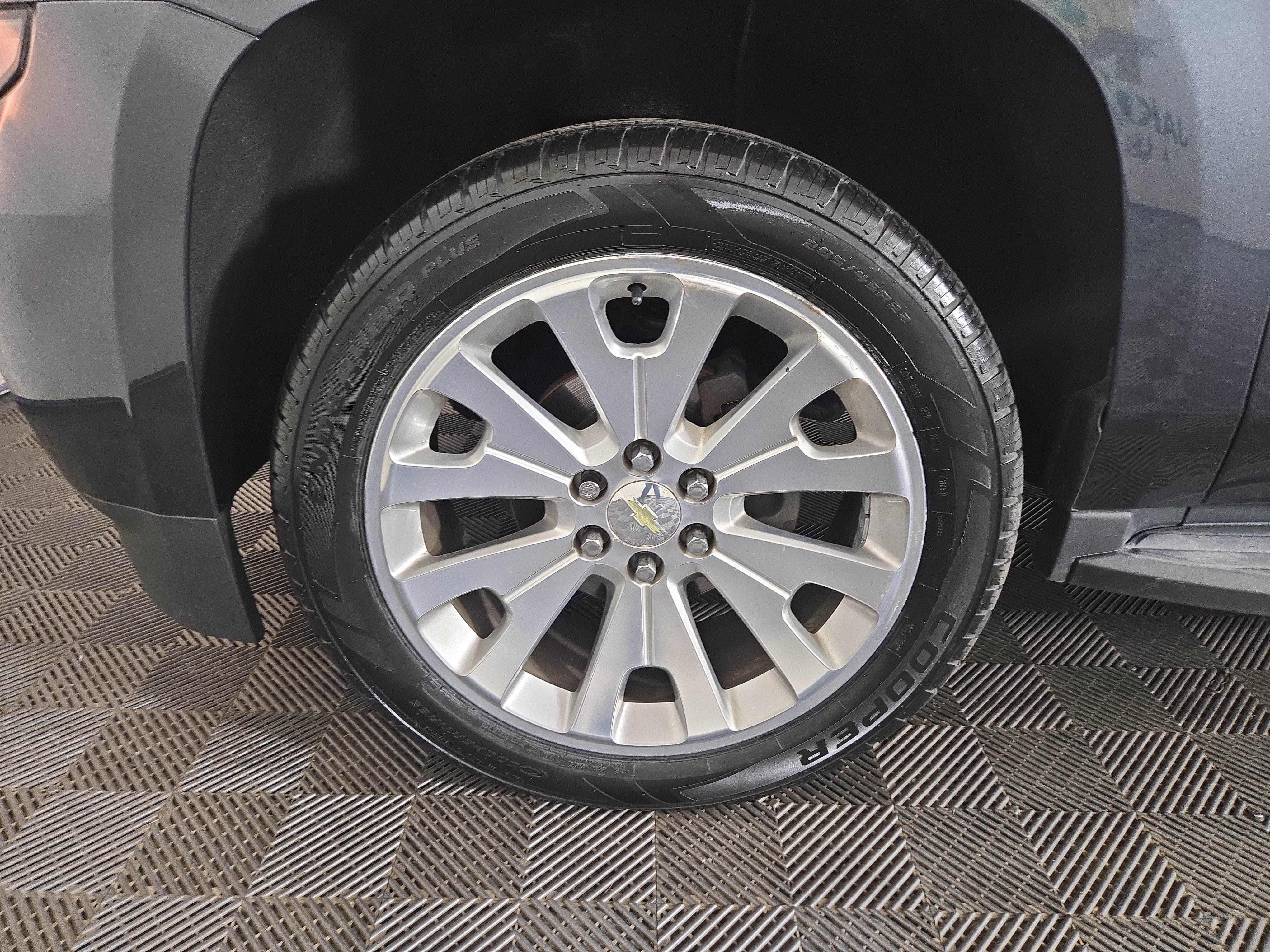 Certified 2019 Chevrolet Suburban LT RWD image 33
