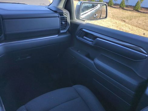 Used 2023 Chevrolet Silverado 1500 LT image 16