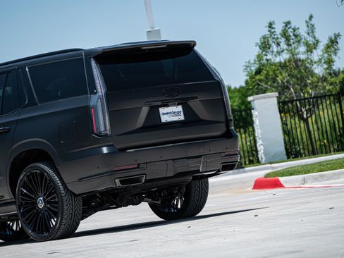 Used 2026 Cadillac Escalade Platinum Sport w/ LPO, ONYX Package AWD/4WD image 45