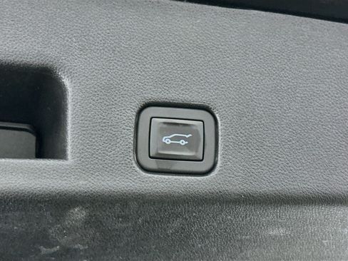 Used 2026 Chevrolet Traverse LT AWD/4WD image 32