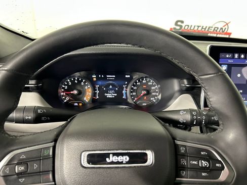 Used 2024 Jeep Compass Limited image 13