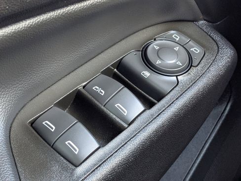 Used 2023 Chevrolet Equinox LT image 25