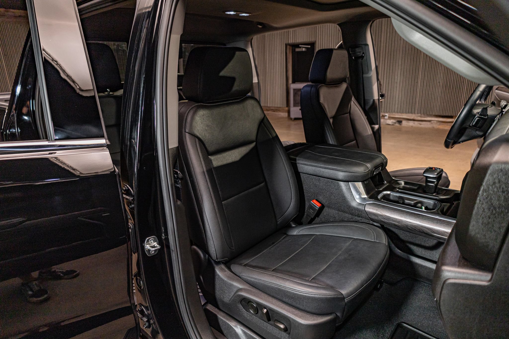 Used 2025 Chevrolet Silverado 1500 LTZ w/ LTZ Premium Texas Edition RWD image 33