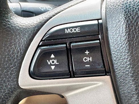 Used 2011 Honda Accord LX-P image 19