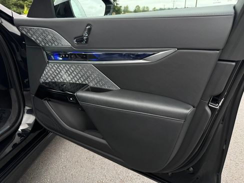 Used 2023 BMW i7 xDrive60 AWD/4WD image 27