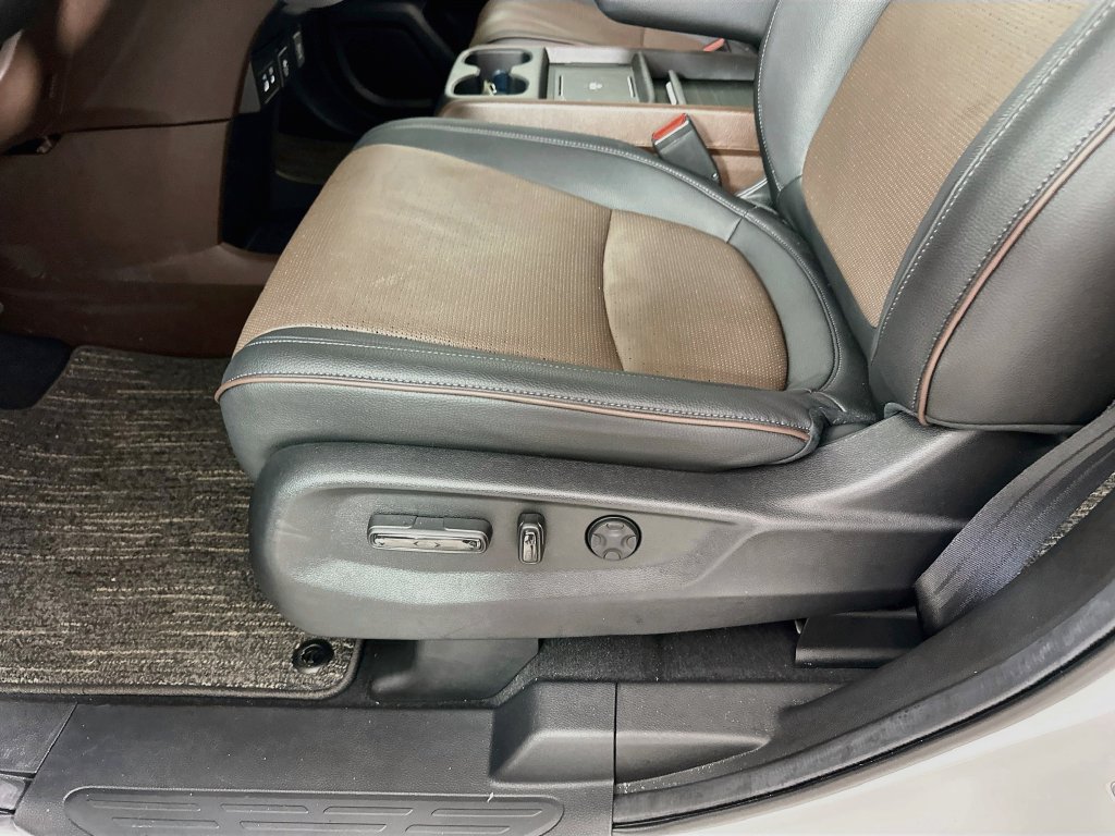 Certified 2026 Honda Odyssey Elite image 9