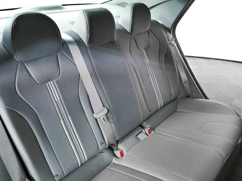 Used 2023 Hyundai Elantra SEL FWD image 18
