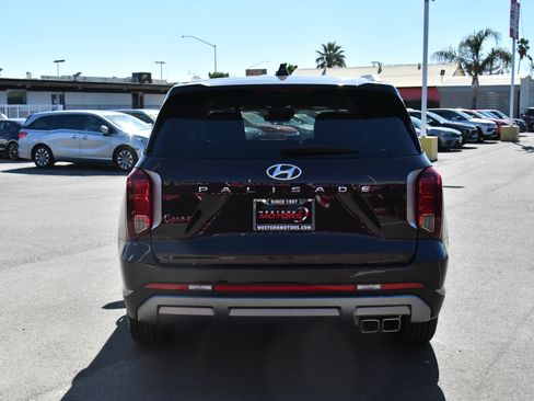 Used 2024 Hyundai Palisade SEL FWD image 7