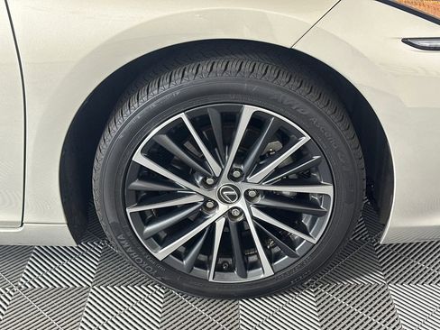 Used 2023 Lexus ES 350 w/ Premium Package FWD image 12