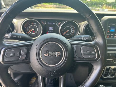 Used 2022 Jeep Gladiator Sport AWD/4WD image 15