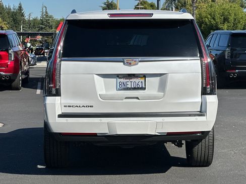 Used 2020 Cadillac Escalade ESV Platinum image 6