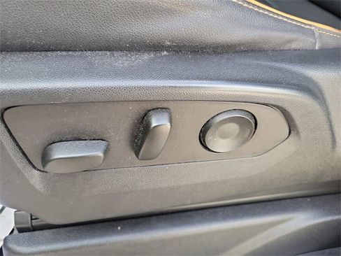 Used 2022 GMC Yukon AT4 w/ Technology Package image 16