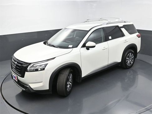 Used 2022 Nissan Pathfinder SL w/ SL Black Package image 35