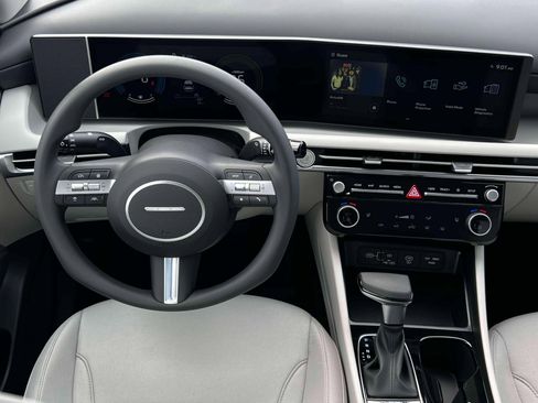 New 2026 Hyundai Tucson SEL image 17