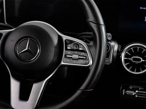 Used 2020 Mercedes-Benz GLB 250 w/ Premium Package image 17