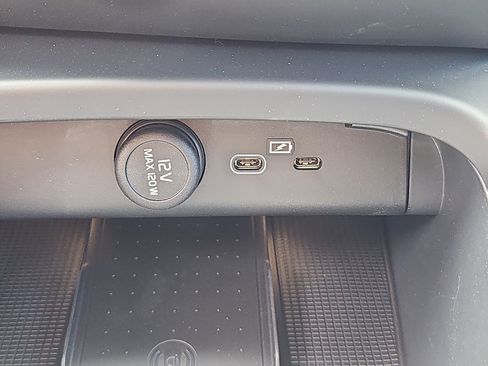 New 2026 Volvo XC40 B5 Plus w/ Protection Package Premier image 8