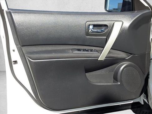 Used 2015 Nissan Rogue S w/ Convenience Package image 5