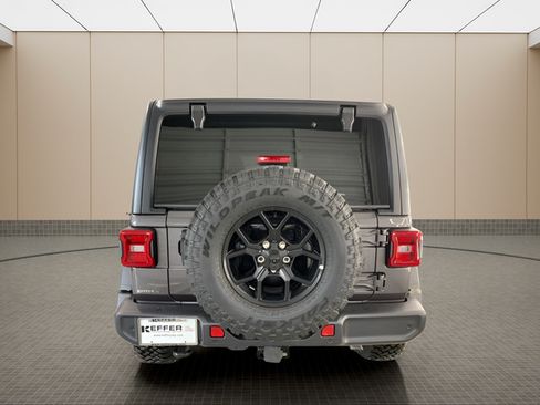 Used 2025 Jeep Wrangler Unlimited Sport AWD/4WD image 4