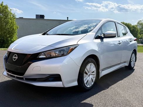Used 2023 Nissan Leaf S FWD image 2