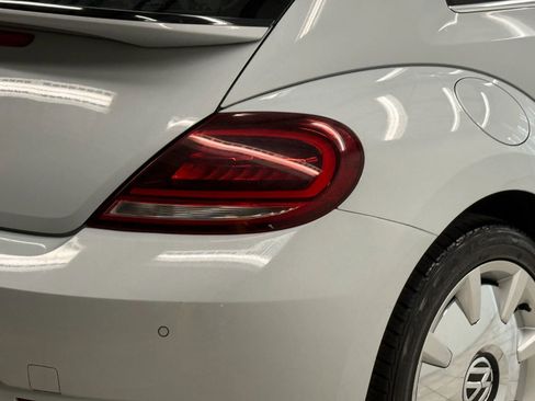 Used 2018 Volkswagen Beetle 2.0T SE w/ SE Premium Package image 8