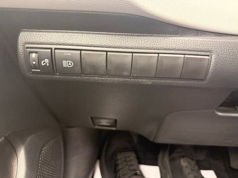 Used 2025 Toyota Corolla SE FWD image 20